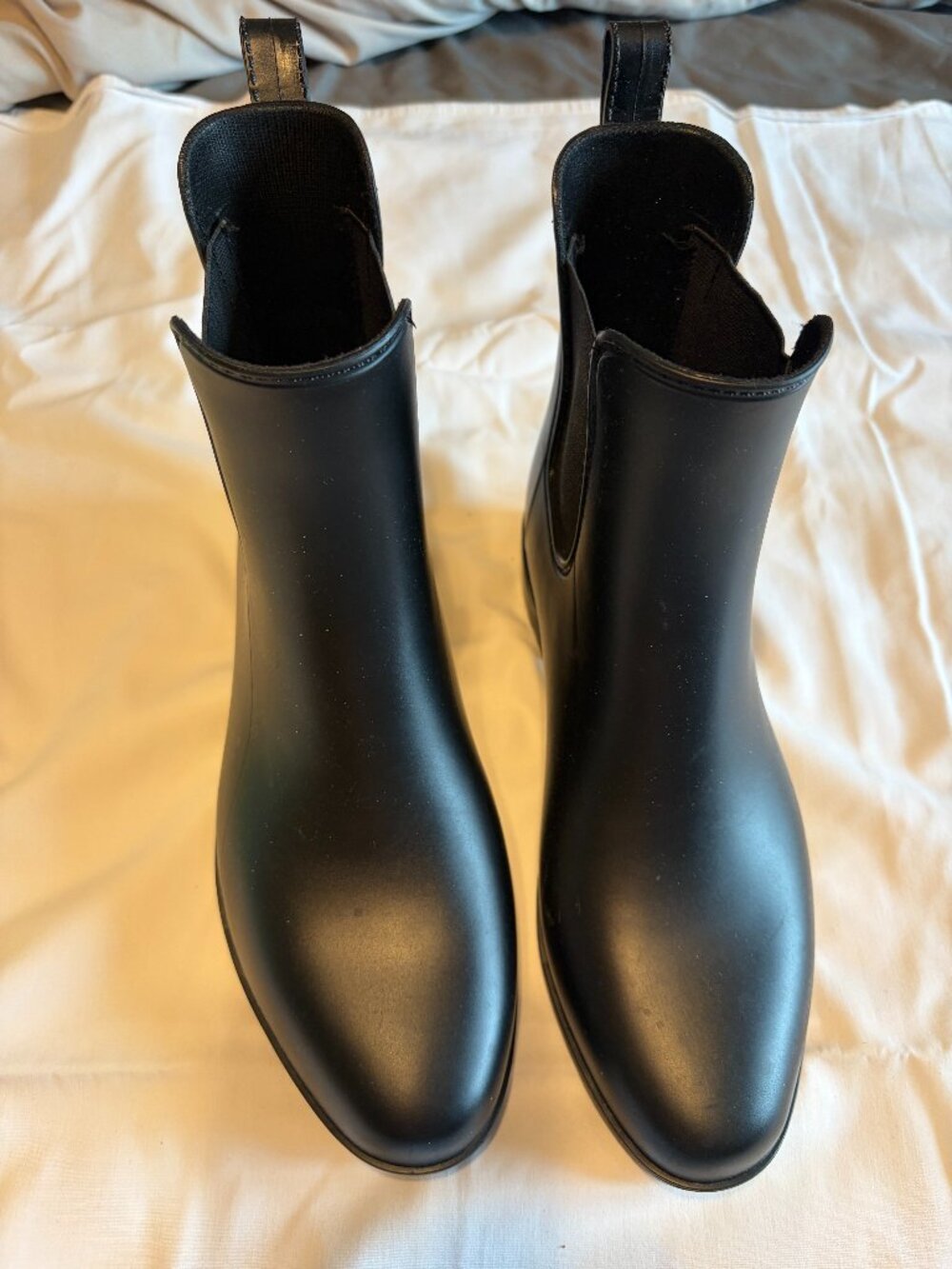 BLACK RUBBER RAIN BOOTIE